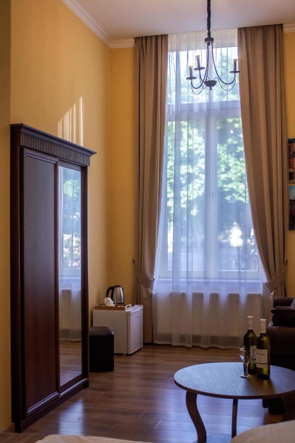 Zharuma Caravan Tbilisi Bagian luar foto